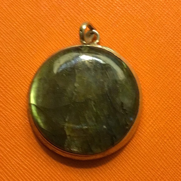 Large Labridorite Pendant - Picture 4 of 4
